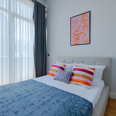Spacious Duplex With 3 Bedrooms And 2 Bathrooms