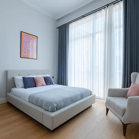 Spacious Duplex With 3 Bedrooms And 2 Bathrooms Appartement *