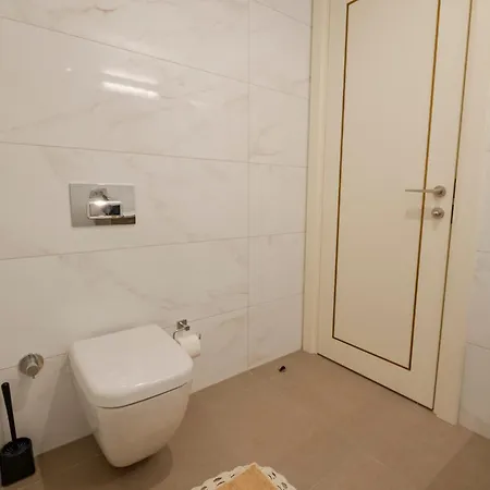 Διαμέρισμα Spacious Duplex With 3 Bedrooms And 2 Bathrooms *
