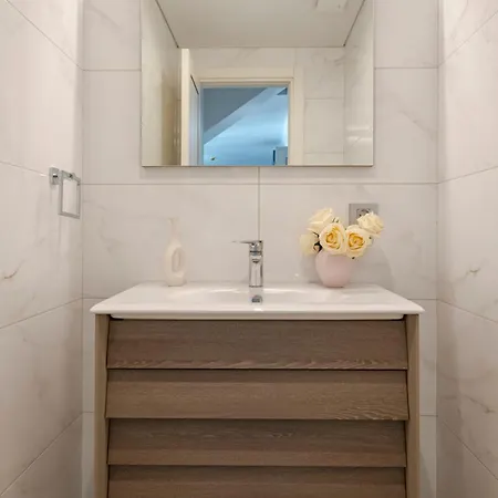 Spacious Duplex With 3 Bedrooms And 2 Bathrooms Διαμέρισμα *