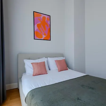 Spacious Duplex With 3 Bedrooms And 2 Bathrooms